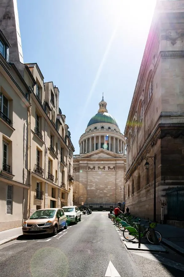 Apartment Place Pantheon *
