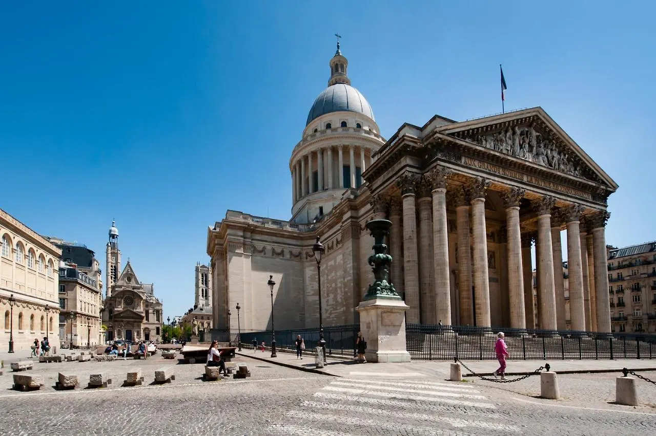 Place Pantheon Daire