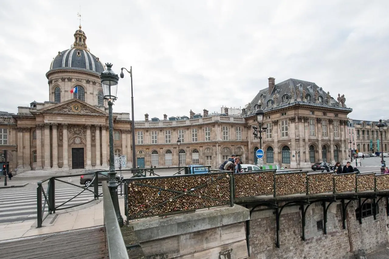 Daire Place Pantheon *